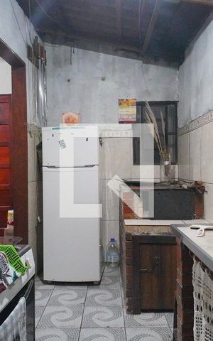 Casa à venda com 60m², 2 quartos e 3 vagas Casa à venda com 60m², 2 quartos e 3 vagasCozinha
