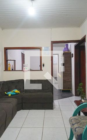 Casa à venda com 60m², 2 quartos e 3 vagas Casa à venda com 60m², 2 quartos e 3 vagasSala