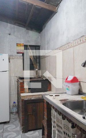 Casa à venda com 60m², 2 quartos e 3 vagas Casa à venda com 60m², 2 quartos e 3 vagasCozinha