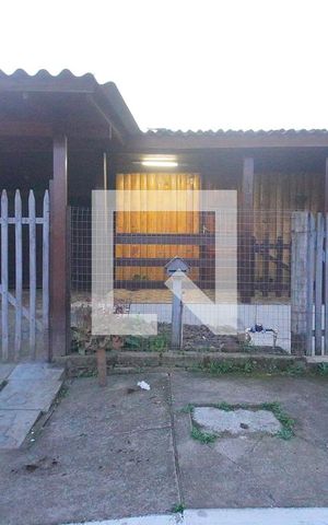 Casa à venda com 60m², 2 quartos e 3 vagas Casa à venda com 60m², 2 quartos e 3 vagasFachada