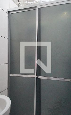 Casa à venda com 60m², 2 quartos e 3 vagas Casa à venda com 60m², 2 quartos e 3 vagasBanheiro