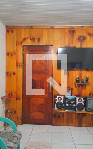 Casa à venda com 60m², 2 quartos e 3 vagas Casa à venda com 60m², 2 quartos e 3 vagasSala