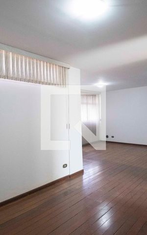 Apartamento para alugar com 189m², 3 quartos e 1 vaga Apartamento para alugar com 189m², 3 quartos e 1 vagaSala