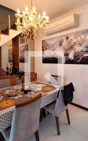 Casa à venda com 350m², 5 quartos e 1 vaga Casa à venda com 350m², 5 quartos e 1 vagaSala
