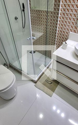 Casa à venda com 350m², 5 quartos e 1 vaga Casa à venda com 350m², 5 quartos e 1 vagaBanheiro da Suíte 3