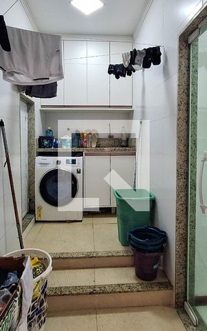 Casa à venda com 350m², 5 quartos e 1 vaga Casa à venda com 350m², 5 quartos e 1 vagaÁrea de Serviço