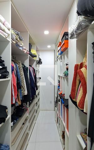 Casa à venda com 350m², 5 quartos e 1 vaga Casa à venda com 350m², 5 quartos e 1 vagacloset da suite 5