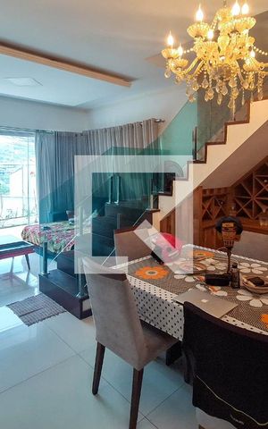 Casa à venda com 350m², 5 quartos e 1 vaga Casa à venda com 350m², 5 quartos e 1 vagaSala
