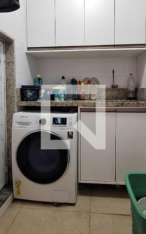 Casa à venda com 350m², 5 quartos e 1 vaga Casa à venda com 350m², 5 quartos e 1 vagaÁrea de Serviço