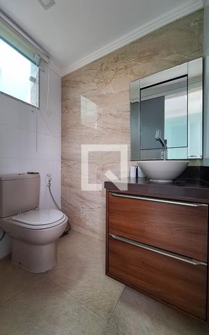 Casa à venda com 350m², 5 quartos e 1 vaga Casa à venda com 350m², 5 quartos e 1 vagaLavabo
