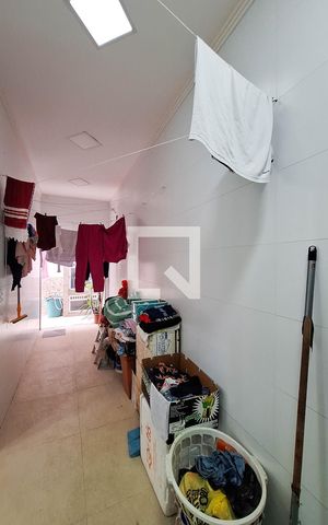 Casa à venda com 350m², 5 quartos e 1 vaga Casa à venda com 350m², 5 quartos e 1 vagaÁrea de Serviço