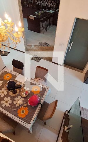 Casa à venda com 350m², 5 quartos e 1 vaga Casa à venda com 350m², 5 quartos e 1 vagaSala