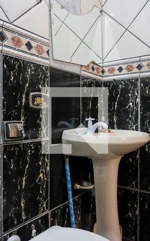 Casa à venda com 200m², 3 quartos e 2 vagasBanheiro 2