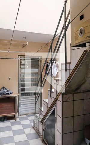 Casa à venda com 200m², 3 quartos e 2 vagasÁrea de serviço