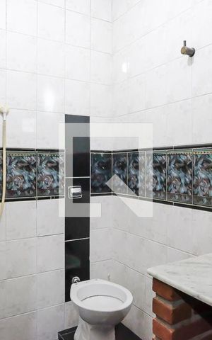 Casa à venda com 200m², 3 quartos e 2 vagasBanheiro da suíte