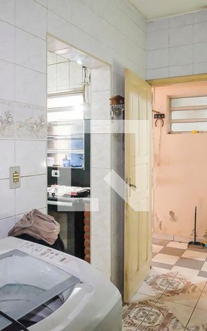 Casa à venda com 200m², 3 quartos e 2 vagasÁrea de serviço