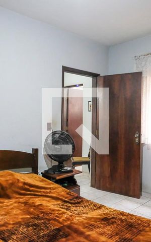 Casa à venda com 200m², 3 quartos e 2 vagasSuíte