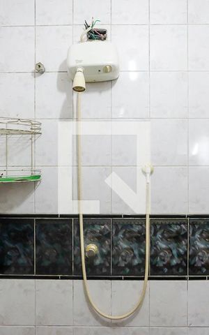 Casa à venda com 200m², 3 quartos e 2 vagasBanheiro da suíte