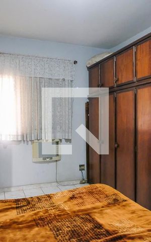 Casa à venda com 200m², 3 quartos e 2 vagasSuíte