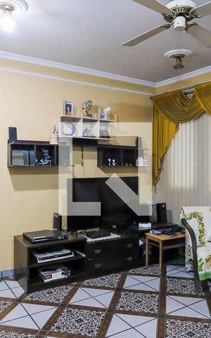 Casa à venda com 200m², 3 quartos e 2 vagasSala