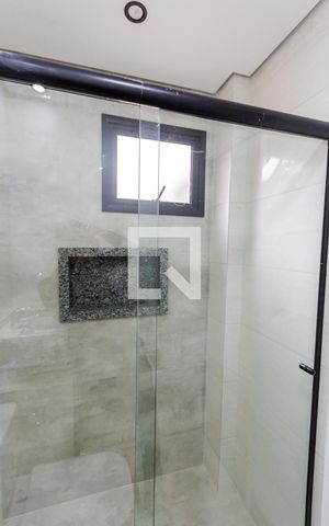 Apartamento à venda com 76m², 2 quartos e 1 vaga Apartamento à venda com 76m², 2 quartos e 1 vagaBanheiro