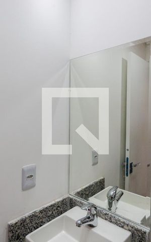 Apartamento à venda com 76m², 2 quartos e 1 vaga Apartamento à venda com 76m², 2 quartos e 1 vagaBanheiro
