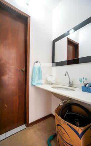 Casa à venda com 350m², 4 quartos e 3 vagas Casa à venda com 350m², 4 quartos e 3 vagasLavabo