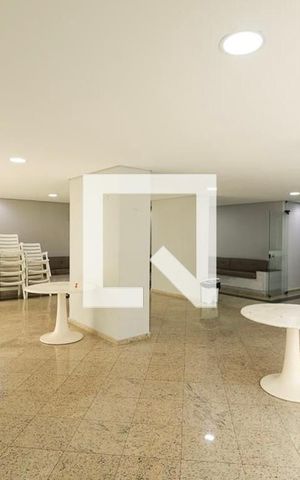 Apartamento à venda com 96m², 4 quartos e 2 vagas Apartamento à venda com 96m², 4 quartos e 2 vagasÁrea comum - Salão de festas
