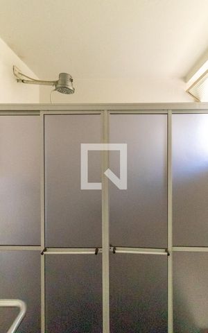 Apartamento à venda com 77m², 2 quartos e sem vaga Apartamento à venda com 77m², 2 quartos e sem vagaBanheiro