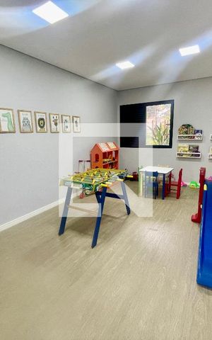 Apartamento à venda com 240m², 4 quartos e 3 vagas Apartamento à venda com 240m², 4 quartos e 3 vagasÁrea comum - Brinquedoteca
