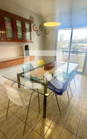 Apartamento à venda com 240m², 4 quartos e 3 vagas Apartamento à venda com 240m², 4 quartos e 3 vagasCopa