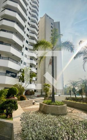 Apartamento à venda com 240m², 4 quartos e 3 vagas Apartamento à venda com 240m², 4 quartos e 3 vagasÁrea comum - Jardim