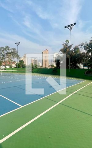 Apartamento à venda com 240m², 4 quartos e 3 vagas Apartamento à venda com 240m², 4 quartos e 3 vagasÁrea comum - Quadra