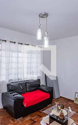 Casa à venda com 182m², 4 quartos e 4 vagas Casa à venda com 182m², 4 quartos e 4 vagasSala
