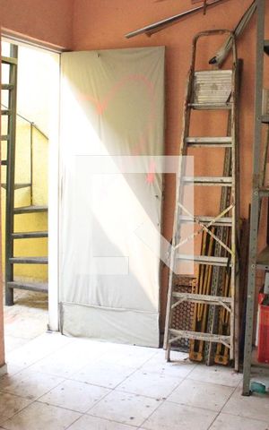 Casa à venda com 243m², 5 quartos e 4 vagasQuarto 4/ Depósito