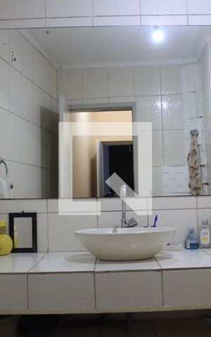 Casa à venda com 243m², 5 quartos e 4 vagasBanheiro da suíte