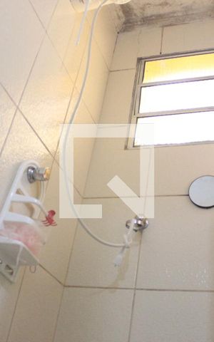 Casa à venda com 243m², 5 quartos e 4 vagasBanheiro da suíte