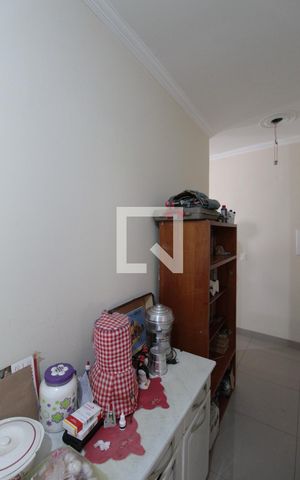 Casa à venda com 60m², 2 quartos e 2 vagasCorredor