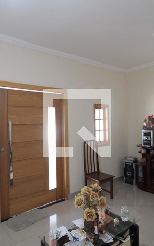 Casa à venda com 60m², 2 quartos e 2 vagasSala