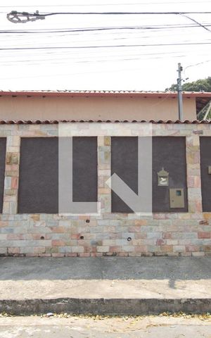 Casa à venda com 60m², 2 quartos e 2 vagasFachada