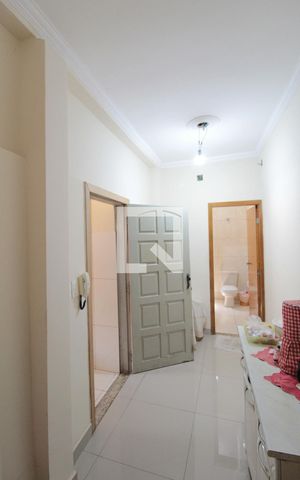 Casa à venda com 60m², 2 quartos e 2 vagasCorredor
