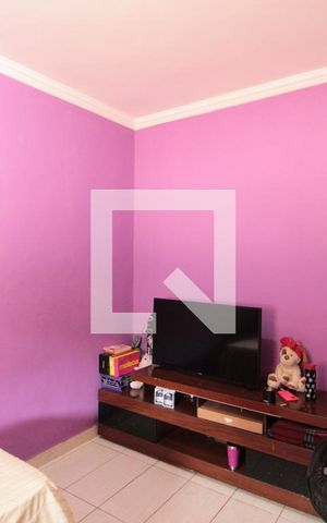 Casa à venda com 60m², 2 quartos e 2 vagasQuarto 2