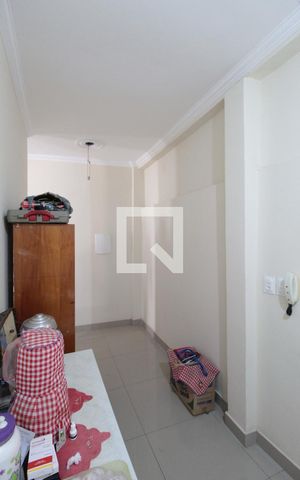 Casa à venda com 60m², 2 quartos e 2 vagasCorredor