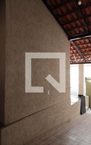 Casa à venda com 60m², 2 quartos e 2 vagasGaragem