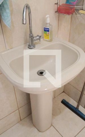 Casa à venda com 60m², 2 quartos e 2 vagasBanheiro