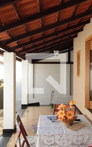 Casa à venda com 60m², 2 quartos e 2 vagasVaranda