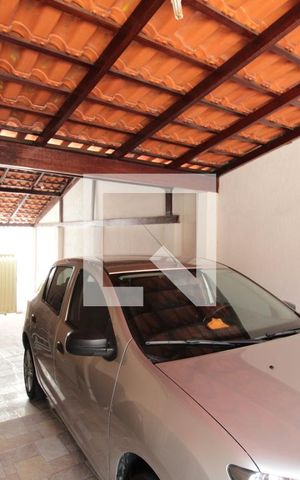Casa à venda com 60m², 2 quartos e 2 vagasGaragem