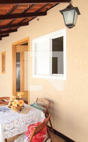 Casa à venda com 60m², 2 quartos e 2 vagasVaranda