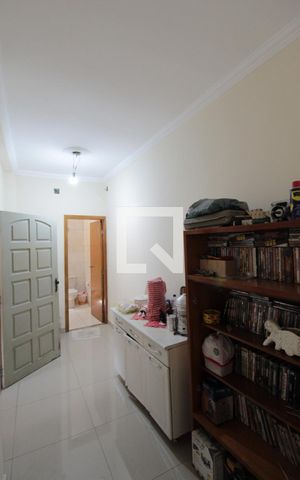 Casa à venda com 60m², 2 quartos e 2 vagasCorredor