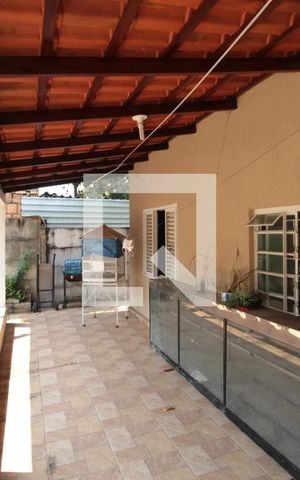 Casa à venda com 60m², 2 quartos e 2 vagasQuintal